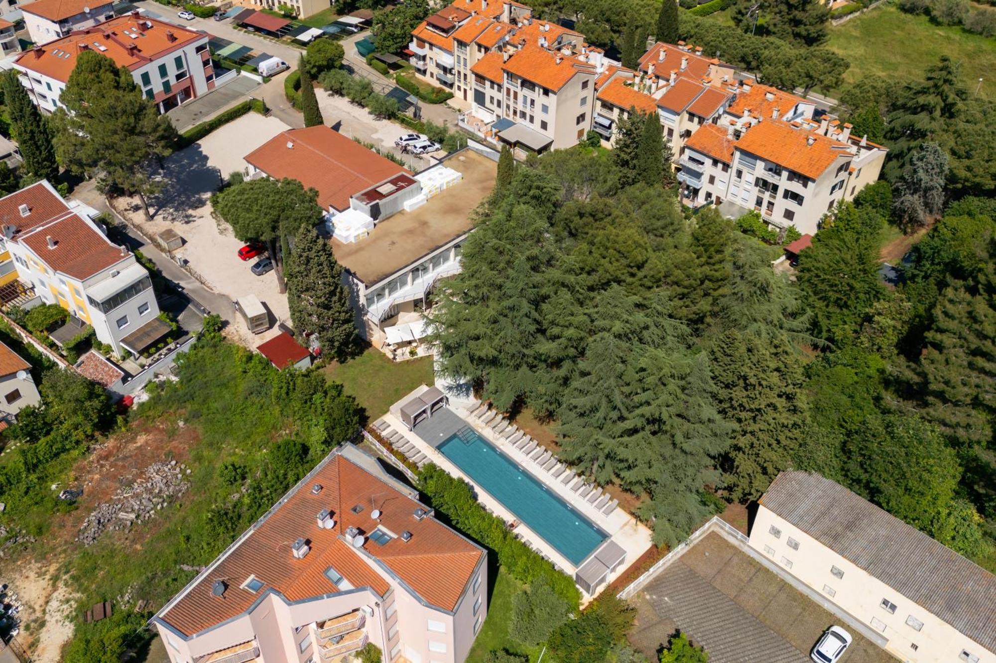 Emaus Hotel 3*