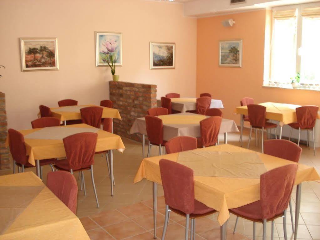 Emaus Hotel